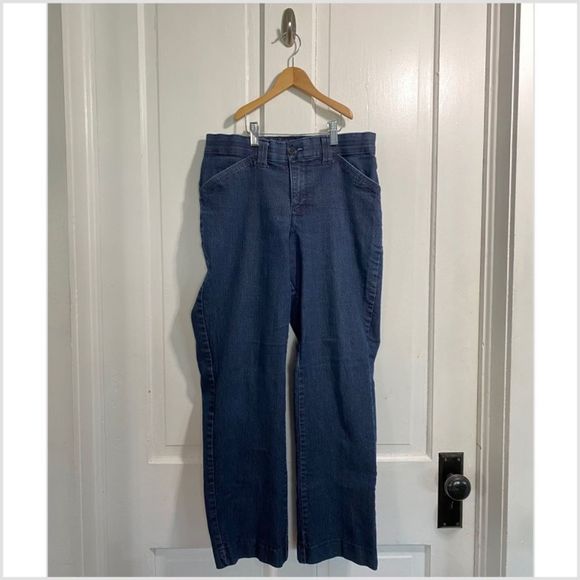 Lee Straight Leg Jeans - Picture 6 of 8